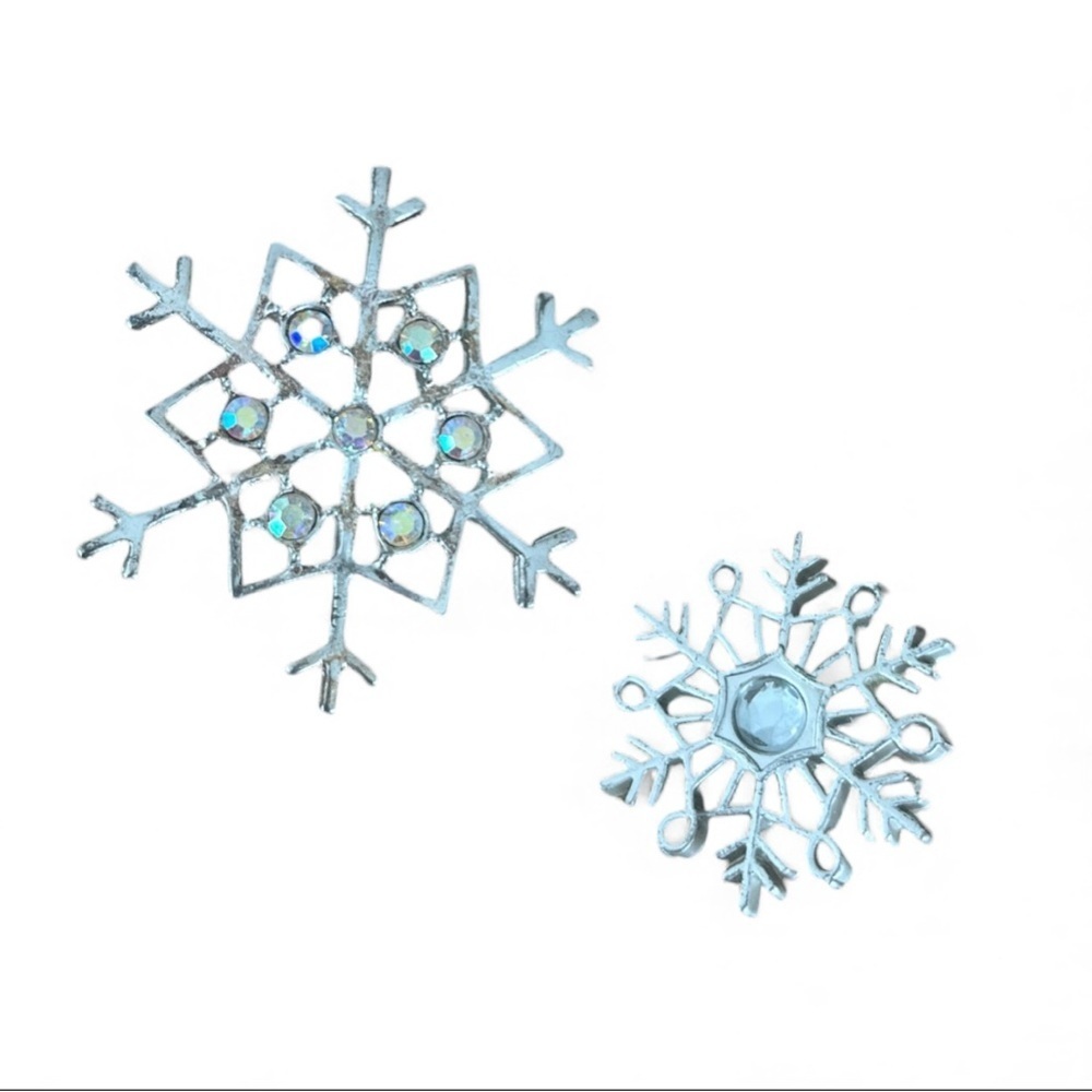 Vintage Silver Snowflake Pins | Winter | Holiday Brooches - Picture 2 of 5